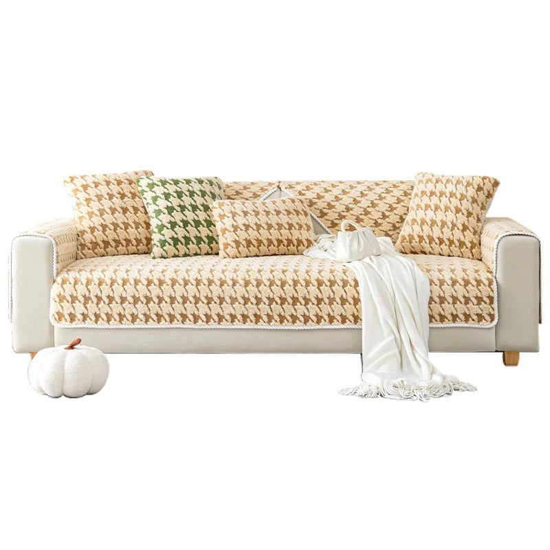 Manta para Sofá Antiderrapante bege protegendo o assento do sofá na sala - Vittara Decor
