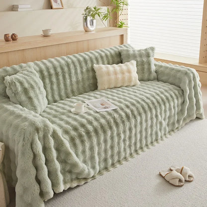 Manta Felpuda para Sofá verde em pelúcia cobrindo sofá na sala de estar - Vittara Decor