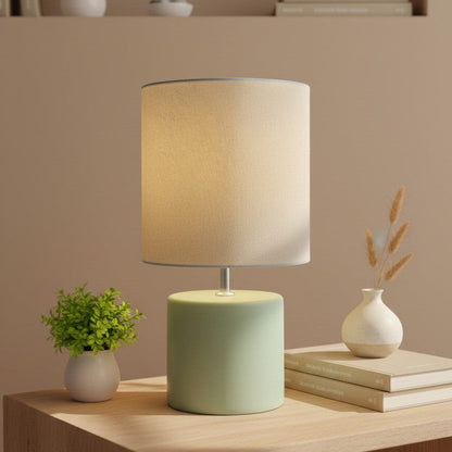 Abajur de cerâmica cilindro verde pistache com cúpula de tecido - Vittara Decor