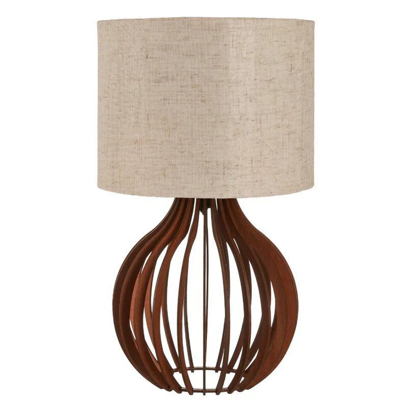 Abajur de madeira com cúpula de linho natural e base ripada em tom cedro - Vittara Decor