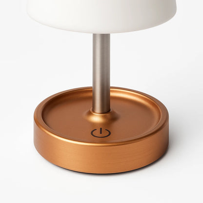 Detalhe do sensor touch e 3 níveis de brilho do Abajur de Mesa LED Recarregável — Vittara Decor