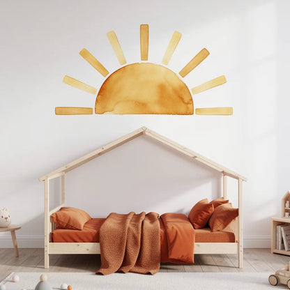 Adesivo boho sol grande dourado acima de cama casinha em quarto infantil nórdico — Vittara Decor
