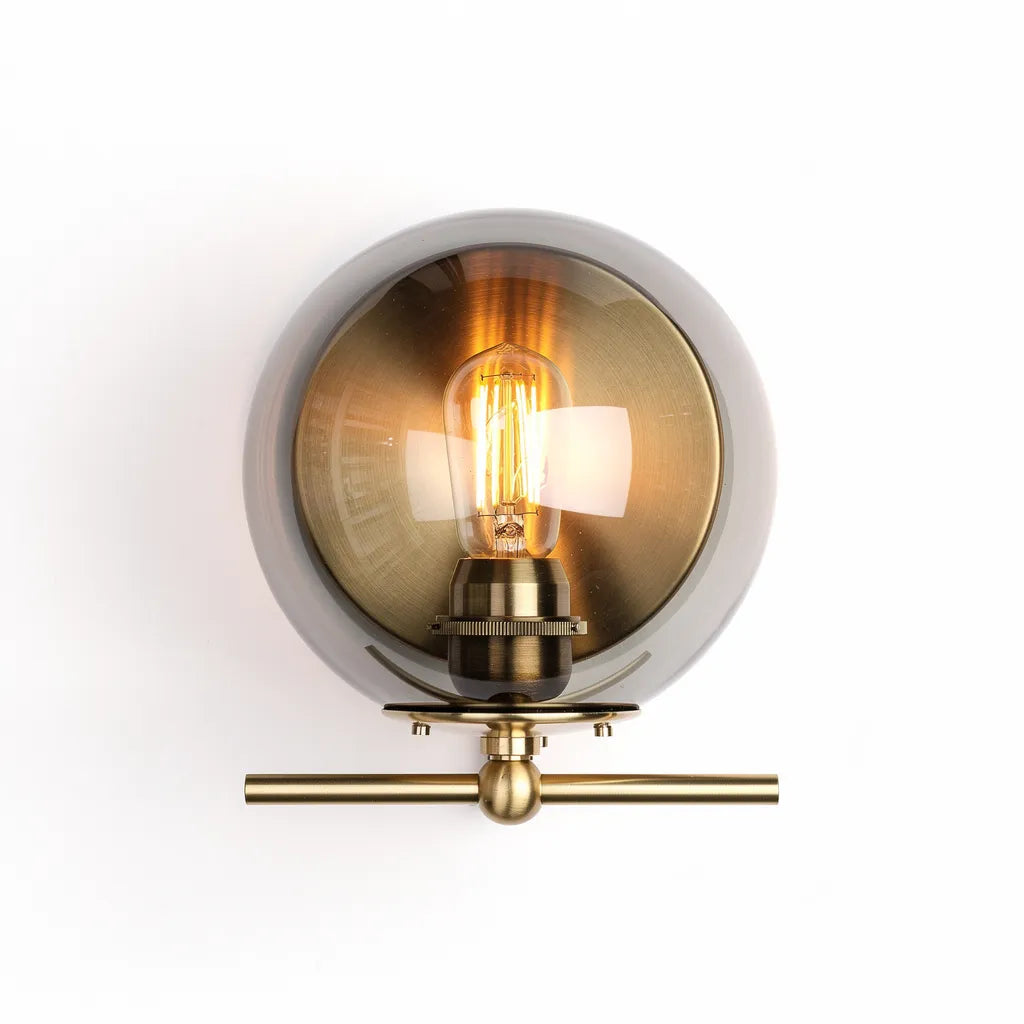 Arandela colonial vintage americana globo cinza fumado E27 — fundo branco — Vittara Decor