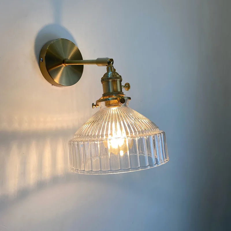 Arandela de Parede Vidro Canelado Transparente Acesa com Luz na Parede - Vittara Decor