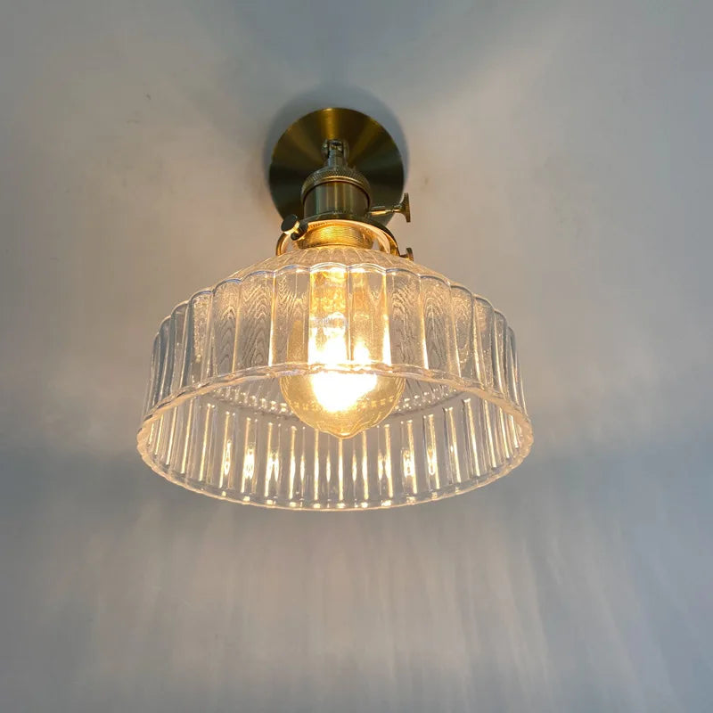 Arandela de Parede Vidro Canelado Transparente Instalada no Teto Acesa - Vittara Decor