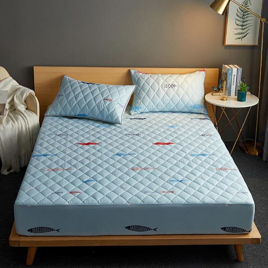 Capa de colchão impermeável matelada estampa peixe em quarto de casal - Vittara Decor