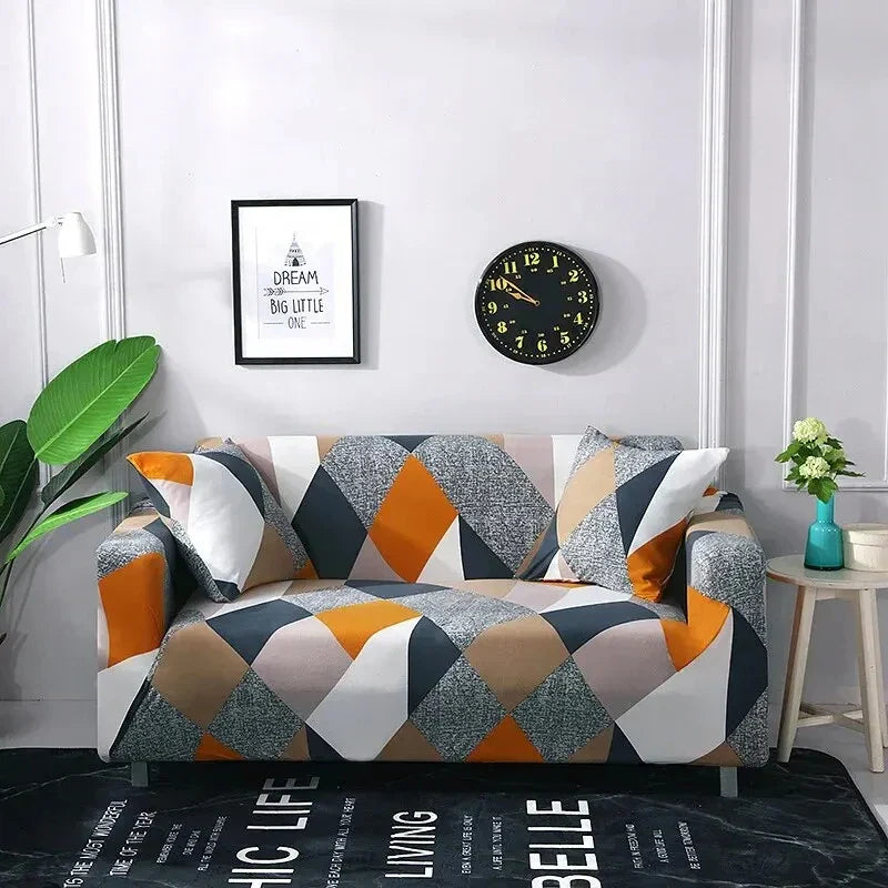 Capa de Sofá Elástica Estampada preta com folhas brancas em sala de estar branca - Vittara Decor