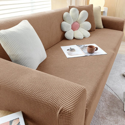Capa de sofá ajustável em jacquard resistente em uso no dia a dia - Vittara Decor