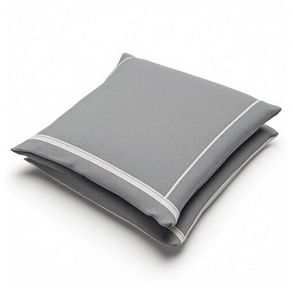 Capa de Sofá Antiderrapante Algodão Linho Cinza fundo branco estúdio — Vittara Decor