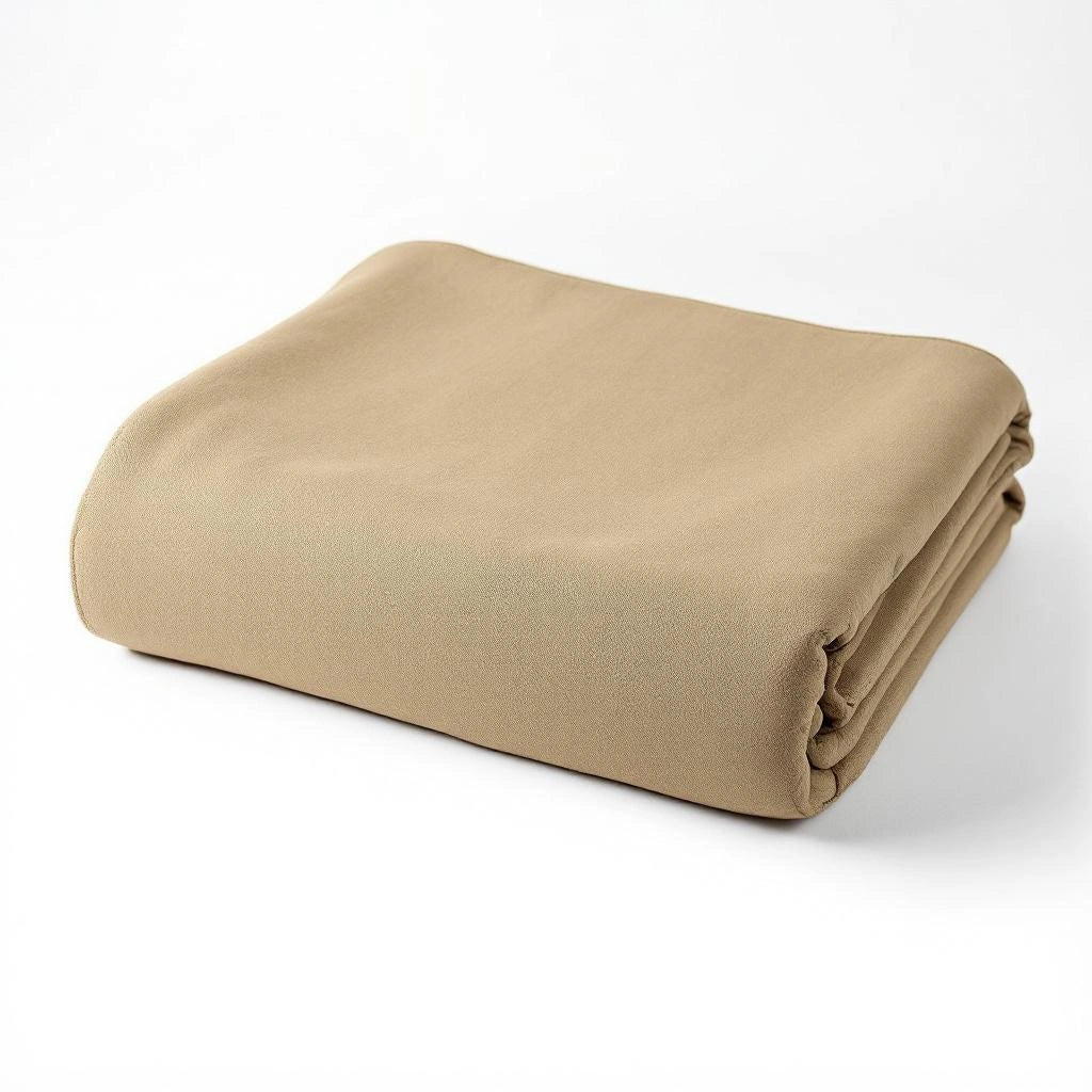 Capa de sofá Jacquard cáqui dobrada fundo branco - Vittara Decor