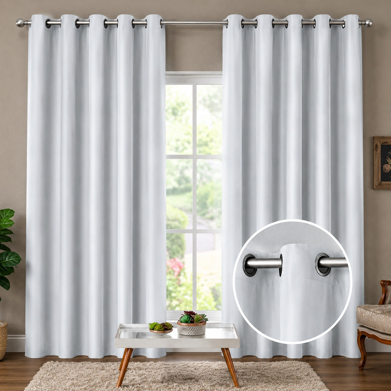 Cortina blackout Gelo em sala clara, tom quase branco no tecido corta luz - Vittara Decor