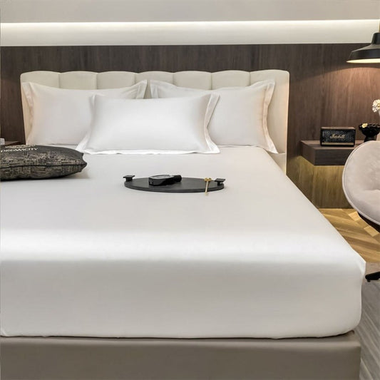 Jogo de cama de algodão egípcio branco com lençol e fronhas - Vittara Decor