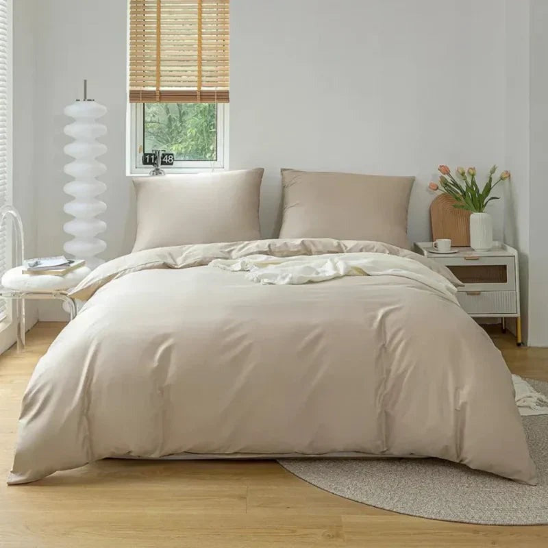Jogo de Edredom Casal em Algodão bege com fronhas combinando em cama de casal - Vittara Decor