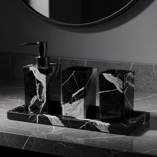 Kit acessórios de banheiro mármore preto em bancada de banheiro elegante — Vittara Decor