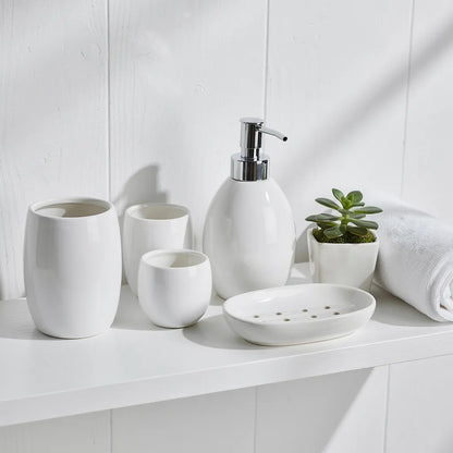 Kit acessórios banheiro cerâmica sofisticado em prateleira nórdica branca — Vittara Decor