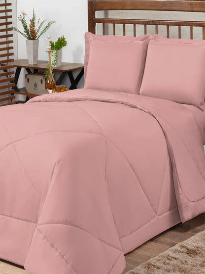 Kit Edredom Casal Dupla Face rosé em quarto com luz natural e porta-travesseiros - Vittara Decor