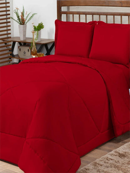 Kit Edredom Casal Dupla Face vermelho em cama de casal com porta-travesseiros combinando - Vittara Decor