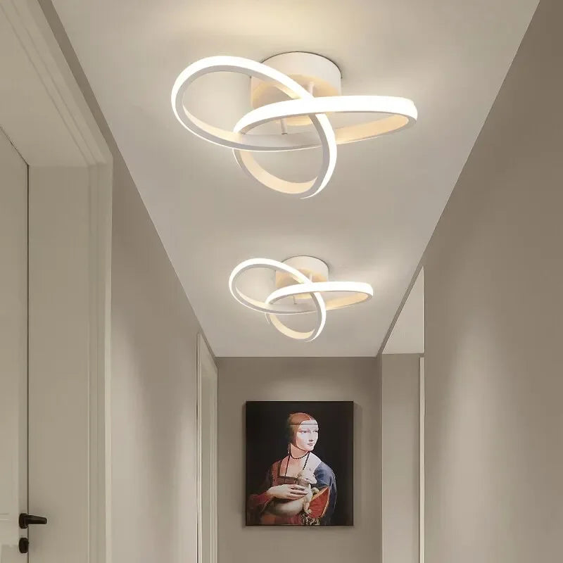 Luminária de Teto LED 3 Cores branca instalada em corredor com luz quente - Vittara Decor