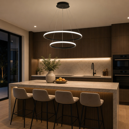 Lustre pendente circular duplo em LED sobre ilha de cozinha contemporanea - Vittara Decor