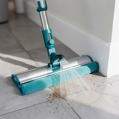 Cabeça do mop spray rotacionando 360 graus para limpar canto entre parede e piso de porcelanato - Vittara Decor