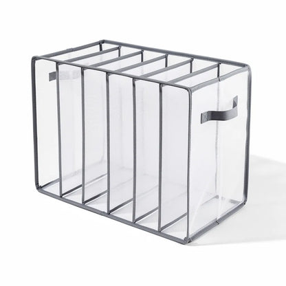 Organizador separador de roupas para armário vazio em fundo branco mostrando estrutura de arame e 7 divisórias verticais de malha transparente - Vittara Decor