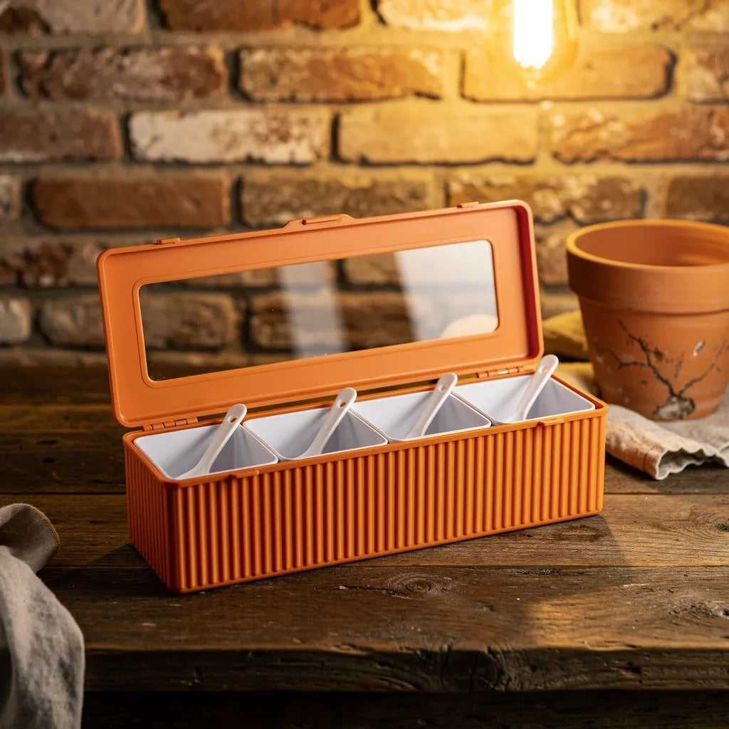 Conjunto organizador de temperos laranja aberto em cozinha rústica - Vittara Decor