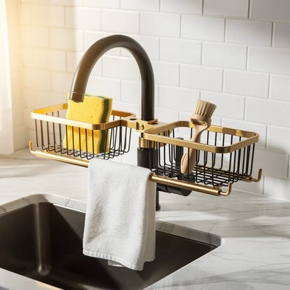 Organizador de pia em alumínio dourado montado na torneira da cozinha - Vittara Decor