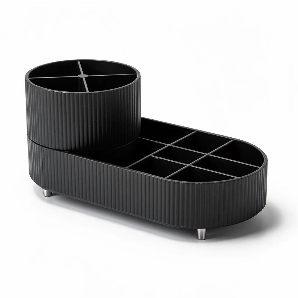 Organizador porta pincéis preto fosco vazio em fundo branco mostrando cilindro rotativo 360° e bandeja oval com divisórias retangulares - Vittara Decor