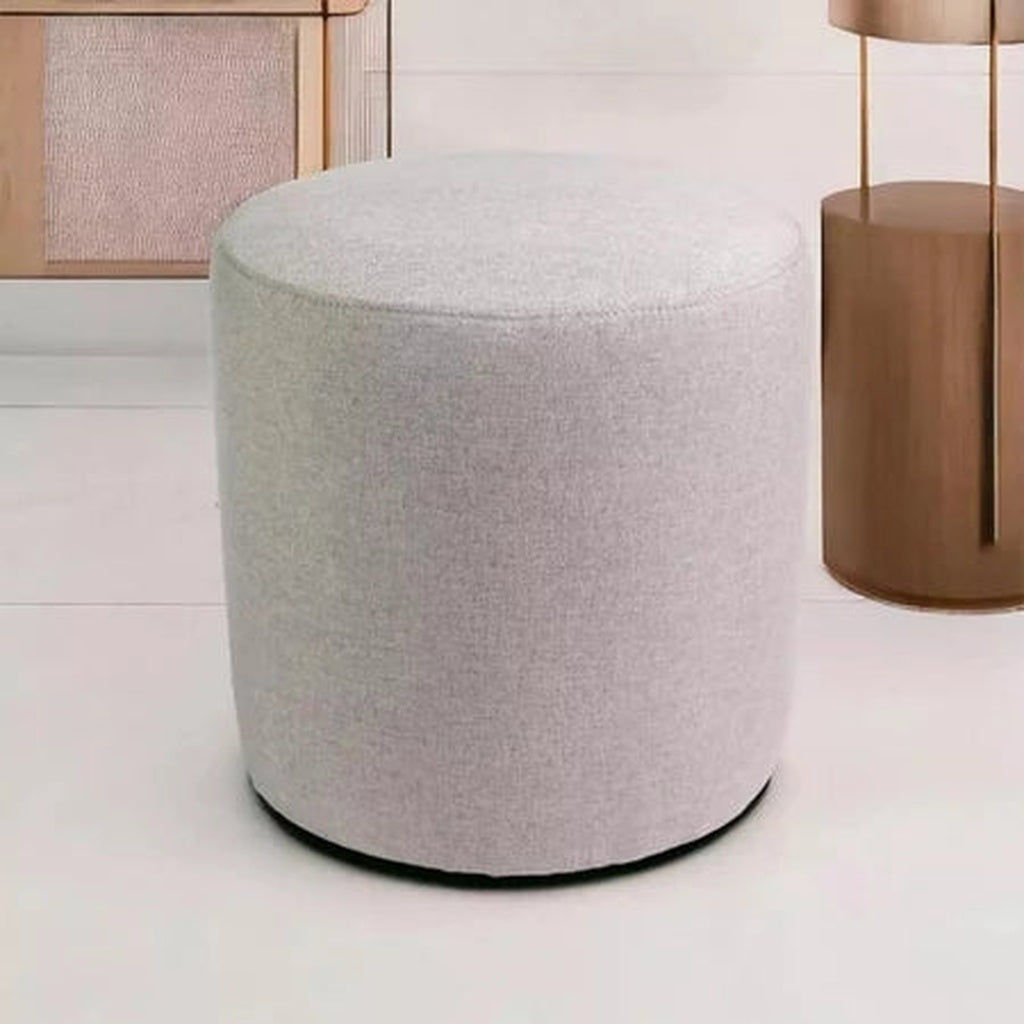 Puff Redondo Suede para Sala e Quarto cor Cinza - Vittara Decor
