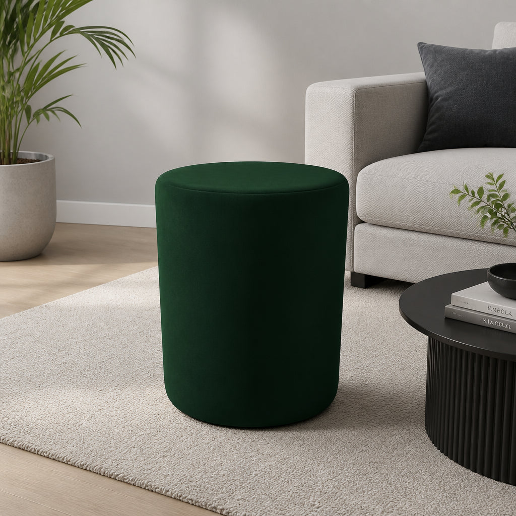 Puff Redondo Suede verde - detalhe da textura suede macio - Vittara Decor