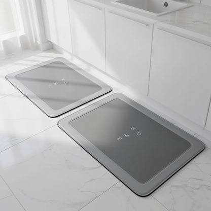 Tapete antiderrapante para cozinha cinza claro com padrão HOME em dois tamanhos na cozinha moderna branca - Vittara Decor